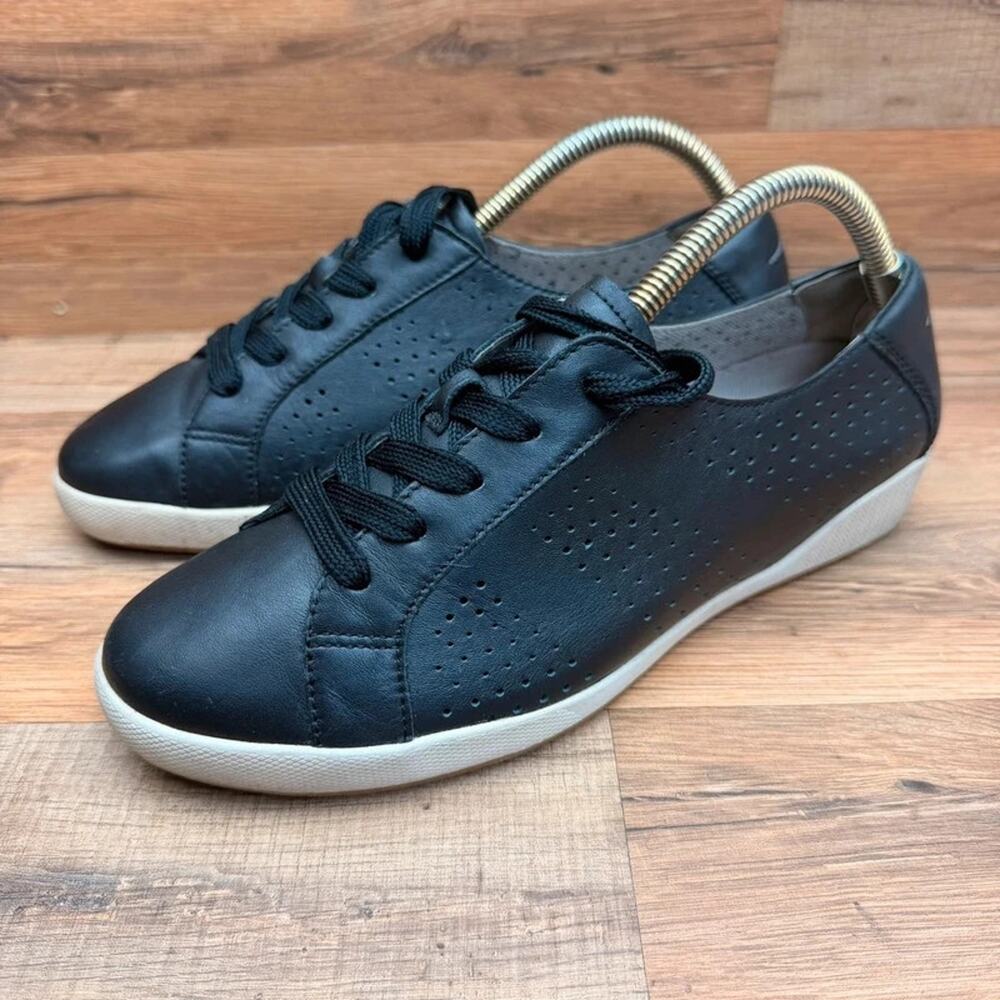 Dansko Womens  9.5-10 EUR 40 blue  Leather Perforated Sneakers Lace Up